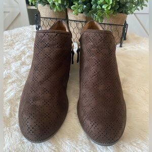 Dr. Scholl's Dark Brown Chukka‎ Boots